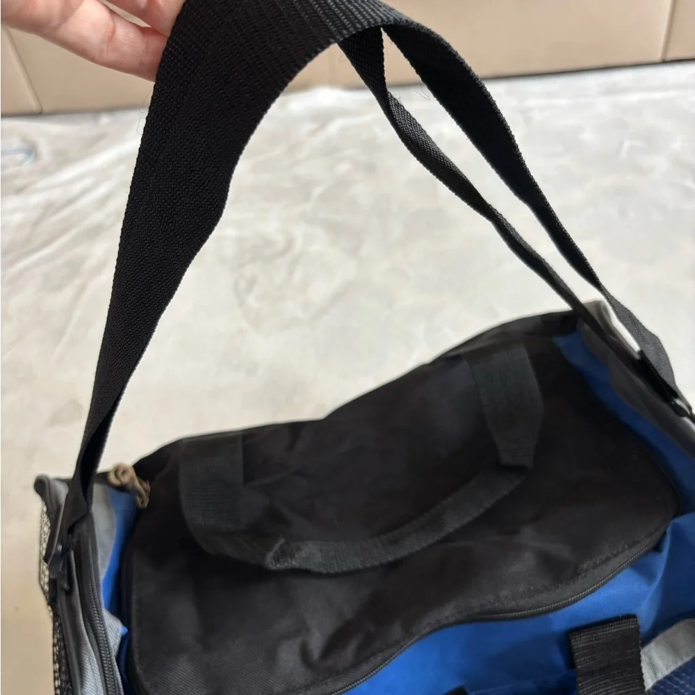 Gemline Rosemount Sport Bag Blue and Black Duffel - Picture 5 of 12